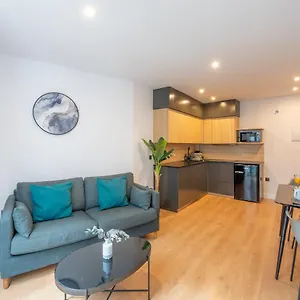 Apartment New -shared Pool & Solarium- 1b, Malaga